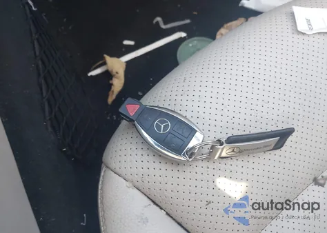 2016 Mercedes-Benz C 300 4Matic из США, поврежденный, VIN 55SWF4KB0GU101936